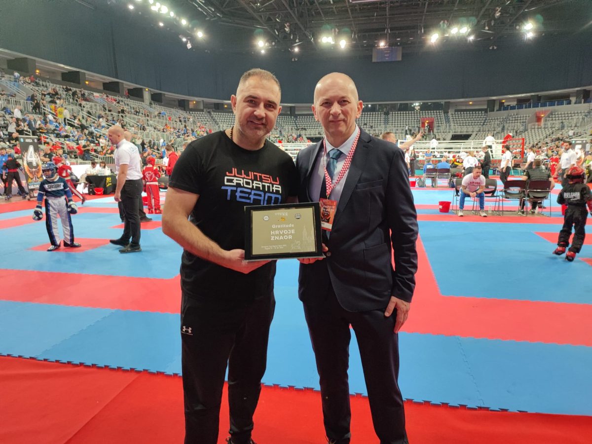 Trener Hrvoje Znaor primio prestižnu nagradu na European kickboxing cupu Zagreb Open 2024